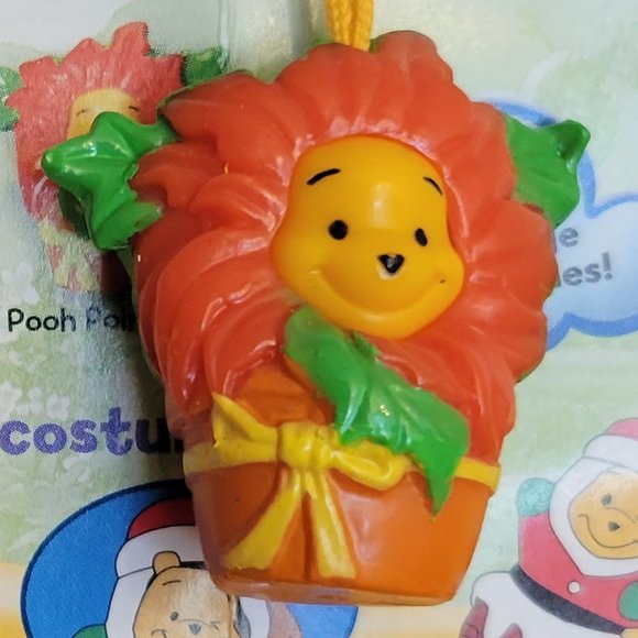 Winnie The Pooh Peek-a-Pooh Christmas #10 Pooh Poinsetta Tomy Yujin Disney - Picture 2 of 4